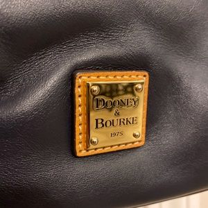 Dooney & Bourke navy Barlow bag, excellent condition